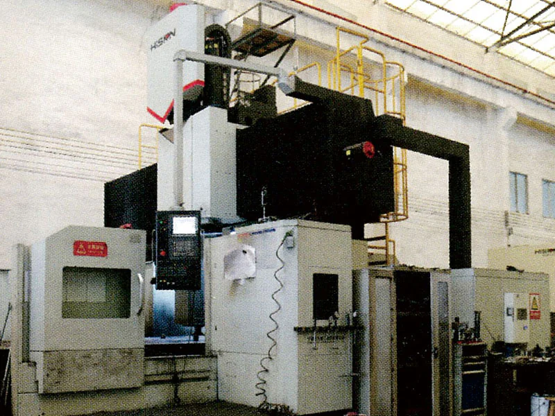 Heavy industrial machinery in the Lineng workshop