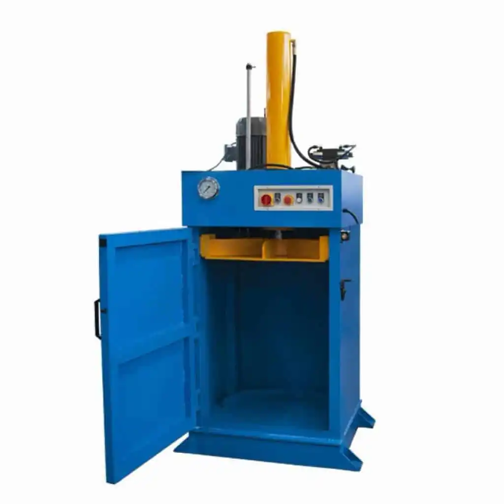 Blue oil drum baler with an open compression chamber